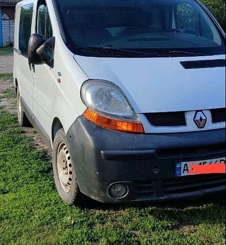 Білий Рено Трафік, об'ємом двигуна 1.9 л та пробігом 471 тис. км за 5000 $, фото 1 на Automoto.ua