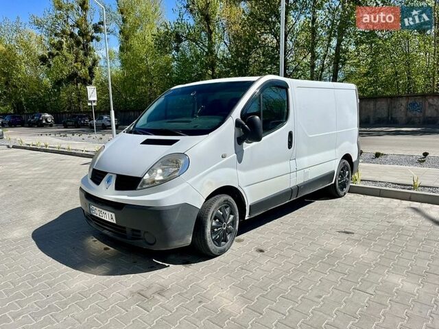Белый Рено Трафик, объемом двигателя 2 л и пробегом 350 тыс. км за 5999 $, фото 1 на Automoto.ua
