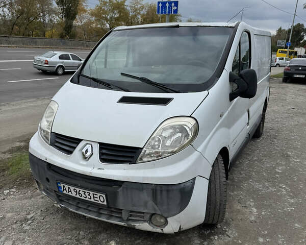 Белый Рено Трафик, объемом двигателя 2 л и пробегом 397 тыс. км за 2999 $, фото 1 на Automoto.ua