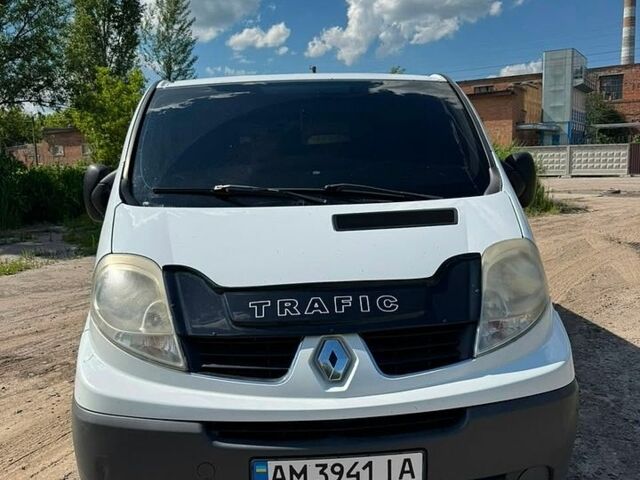 Білий Рено Трафік, об'ємом двигуна 2 л та пробігом 480 тис. км за 6700 $, фото 1 на Automoto.ua