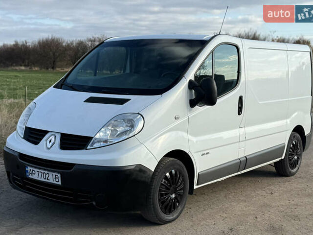Білий Рено Трафік, об'ємом двигуна 2 л та пробігом 323 тис. км за 8300 $, фото 1 на Automoto.ua
