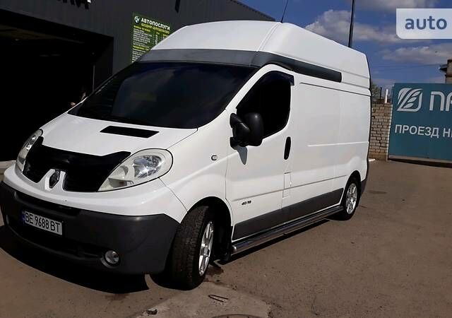 Білий Рено Трафік, об'ємом двигуна 2 л та пробігом 340 тис. км за 11300 $, фото 1 на Automoto.ua
