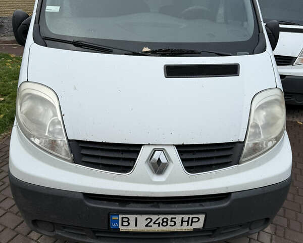 Белый Рено Трафик, объемом двигателя 2 л и пробегом 397 тыс. км за 8500 $, фото 1 на Automoto.ua