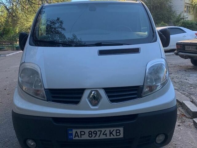 Білий Рено Трафік, об'ємом двигуна 2 л та пробігом 263 тис. км за 9500 $, фото 1 на Automoto.ua