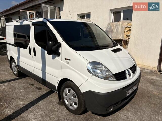 Белый Рено Трафик, объемом двигателя 2 л и пробегом 352 тыс. км за 8000 $, фото 1 на Automoto.ua