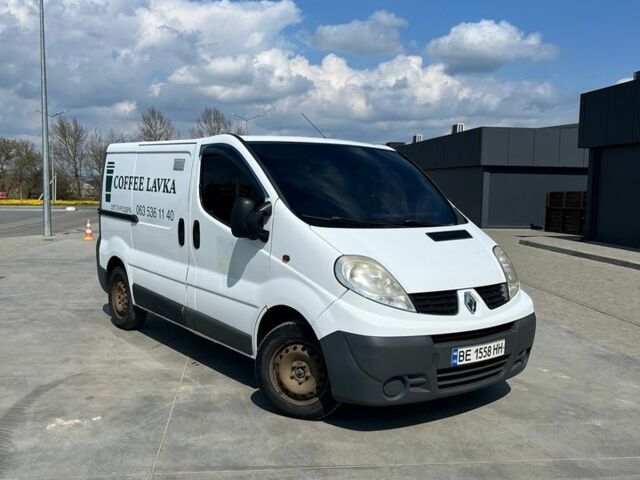 Белый Рено Трафик, объемом двигателя 2 л и пробегом 322 тыс. км за 7800 $, фото 1 на Automoto.ua