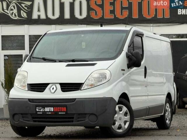 Білий Рено Трафік, об'ємом двигуна 2 л та пробігом 352 тис. км за 10500 $, фото 1 на Automoto.ua