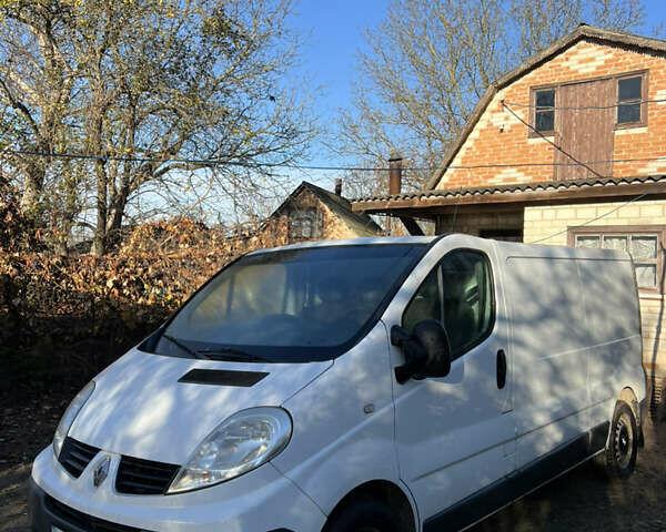 Белый Рено Трафик, объемом двигателя 2 л и пробегом 400 тыс. км за 8500 $, фото 1 на Automoto.ua