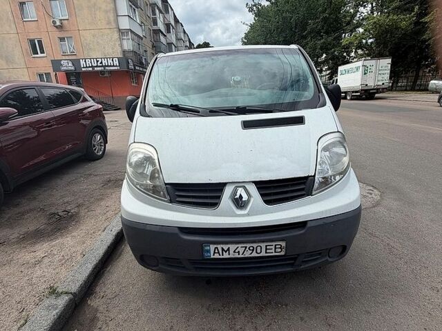 Белый Рено Трафик, объемом двигателя 2 л и пробегом 342 тыс. км за 7000 $, фото 1 на Automoto.ua