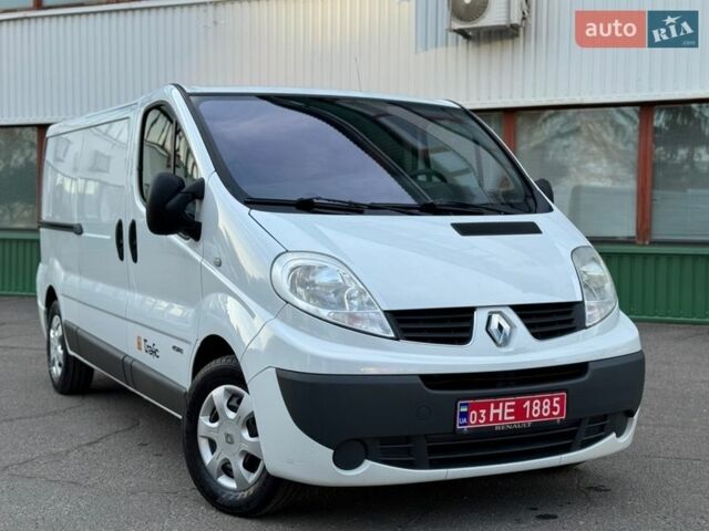 Білий Рено Трафік, об'ємом двигуна 2 л та пробігом 281 тис. км за 13550 $, фото 1 на Automoto.ua