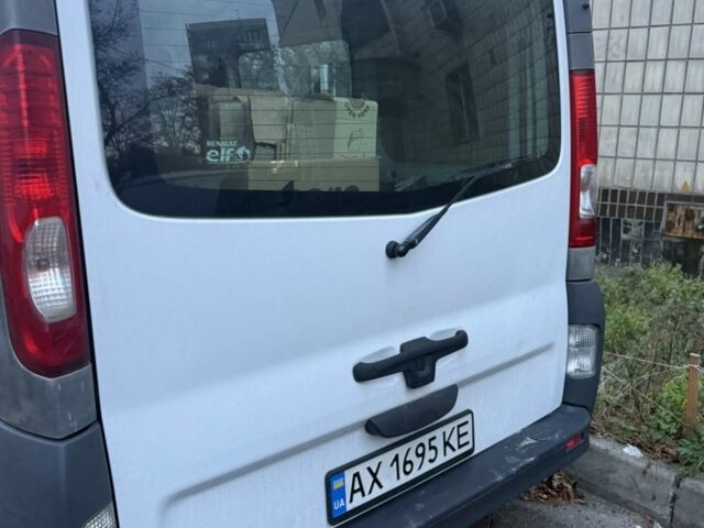 Білий Рено Трафік, об'ємом двигуна 2 л та пробігом 275 тис. км за 11400 $, фото 1 на Automoto.ua