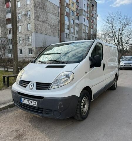 Білий Рено Трафік, об'ємом двигуна 2 л та пробігом 299 тис. км за 8200 $, фото 1 на Automoto.ua
