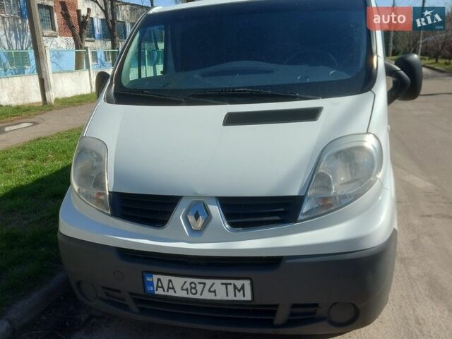 Білий Рено Трафік, об'ємом двигуна 2 л та пробігом 374 тис. км за 9300 $, фото 1 на Automoto.ua