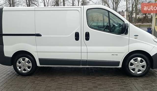 Білий Рено Трафік, об'ємом двигуна 2 л та пробігом 356 тис. км за 11300 $, фото 1 на Automoto.ua