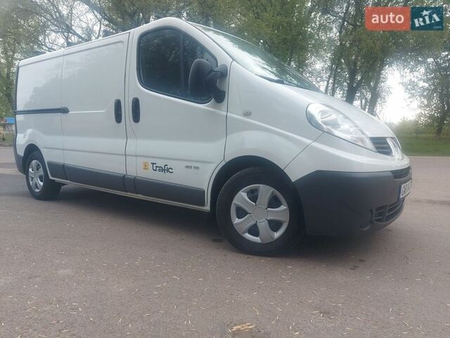 Белый Рено Трафик, объемом двигателя 0 л и пробегом 160 тыс. км за 13700 $, фото 1 на Automoto.ua
