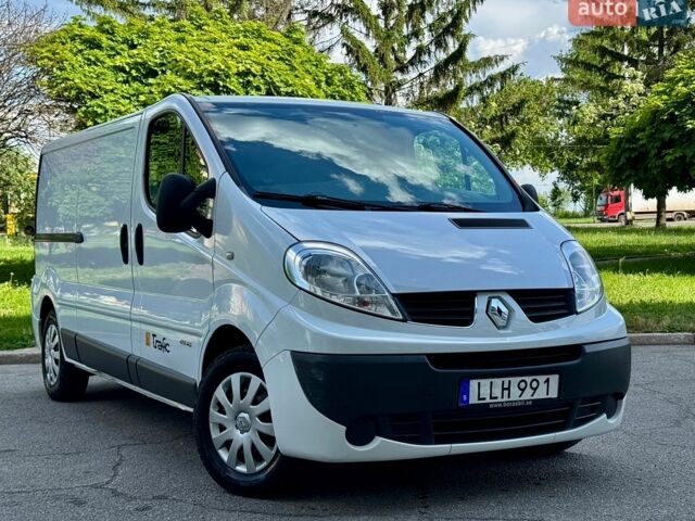 Білий Рено Трафік, об'ємом двигуна 2 л та пробігом 180 тис. км за 13950 $, фото 1 на Automoto.ua
