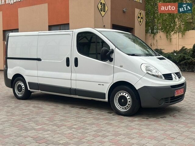 Белый Рено Трафик, объемом двигателя 2 л и пробегом 206 тыс. км за 13700 $, фото 1 на Automoto.ua