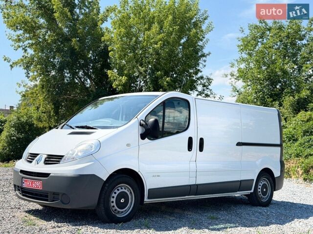 Белый Рено Трафик, объемом двигателя 2 л и пробегом 59 тыс. км за 15200 $, фото 1 на Automoto.ua