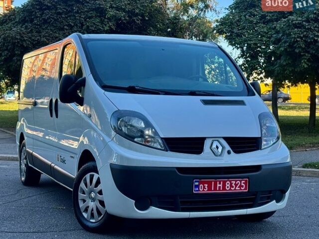 Білий Рено Трафік, об'ємом двигуна 2 л та пробігом 183 тис. км за 13950 $, фото 1 на Automoto.ua