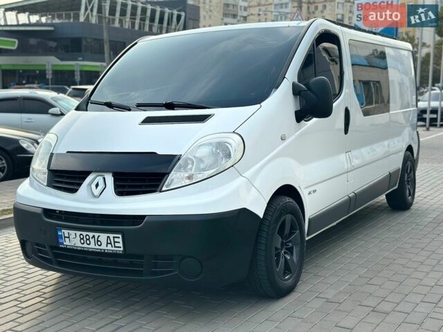 Білий Рено Трафік, об'ємом двигуна 2 л та пробігом 292 тис. км за 11500 $, фото 1 на Automoto.ua