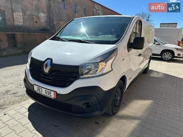 Белый Рено Трафик, объемом двигателя 0 л и пробегом 257 тыс. км за 12699 $, фото 1 на Automoto.ua