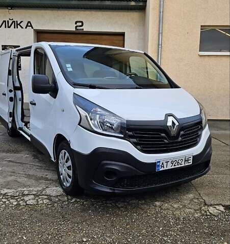 Білий Рено Трафік, об'ємом двигуна 1.6 л та пробігом 300 тис. км за 10000 $, фото 1 на Automoto.ua