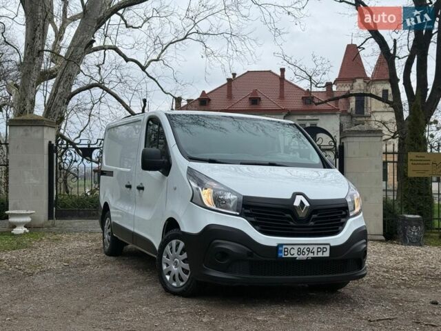 Белый Рено Трафик, объемом двигателя 1.6 л и пробегом 250 тыс. км за 12999 $, фото 1 на Automoto.ua