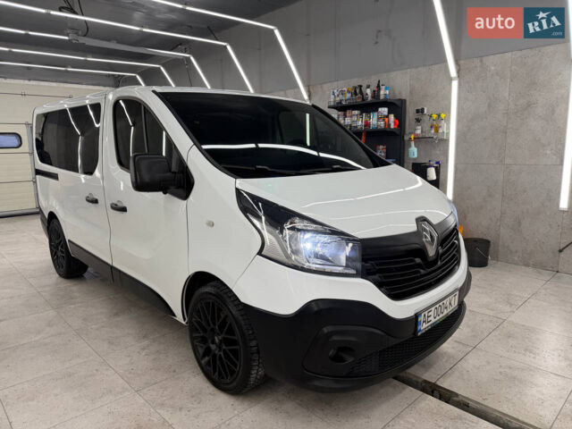 Белый Рено Трафик, объемом двигателя 1.6 л и пробегом 160 тыс. км за 14999 $, фото 1 на Automoto.ua