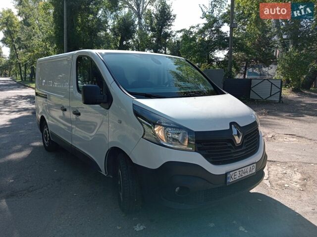 Белый Рено Трафик, объемом двигателя 1.6 л и пробегом 169 тыс. км за 15500 $, фото 1 на Automoto.ua