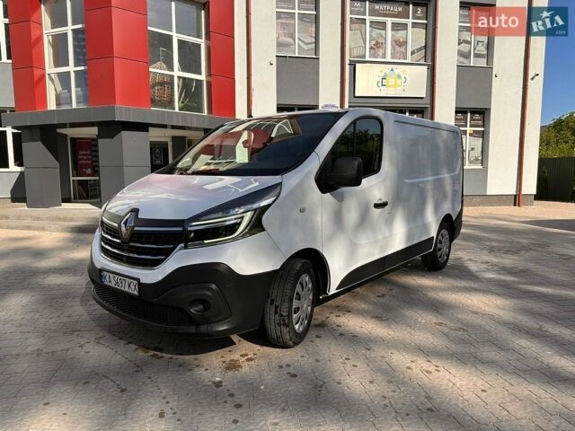 Белый Рено Трафик, объемом двигателя 2 л и пробегом 238 тыс. км за 15700 $, фото 1 на Automoto.ua