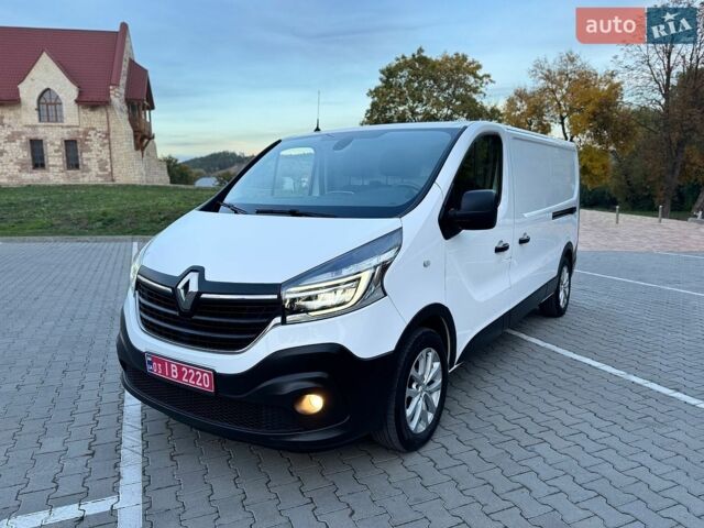 Белый Рено Трафик, объемом двигателя 2 л и пробегом 160 тыс. км за 19600 $, фото 1 на Automoto.ua