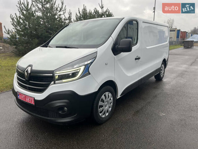 Белый Рено Трафик, объемом двигателя 2 л и пробегом 166 тыс. км за 16890 $, фото 1 на Automoto.ua