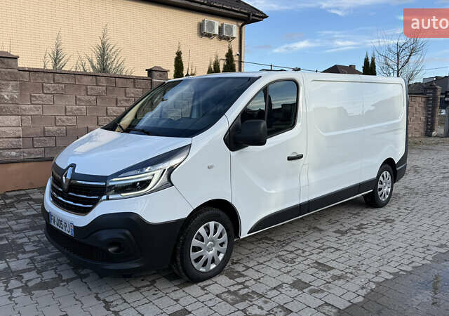 Белый Рено Трафик, объемом двигателя 2 л и пробегом 189 тыс. км за 18400 $, фото 1 на Automoto.ua