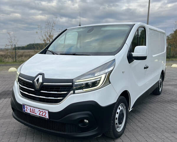 Белый Рено Трафик, объемом двигателя 2 л и пробегом 201 тыс. км за 16200 $, фото 1 на Automoto.ua