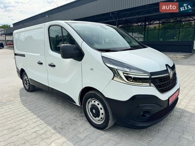 Белый Рено Трафик, объемом двигателя 2 л и пробегом 222 тыс. км за 16700 $, фото 1 на Automoto.ua