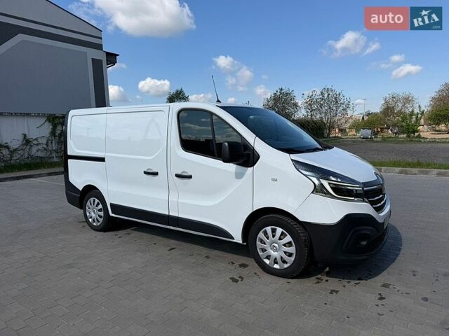 Белый Рено Трафик, объемом двигателя 2 л и пробегом 189 тыс. км за 15700 $, фото 1 на Automoto.ua