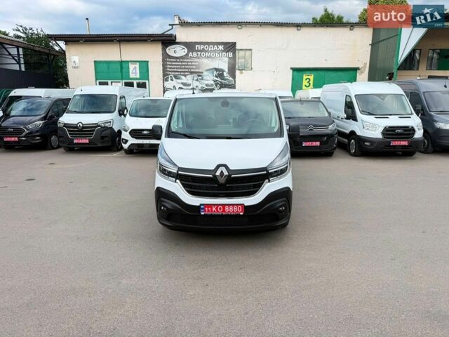 Белый Рено Трафик, объемом двигателя 2.99 л и пробегом 181 тыс. км за 18600 $, фото 1 на Automoto.ua