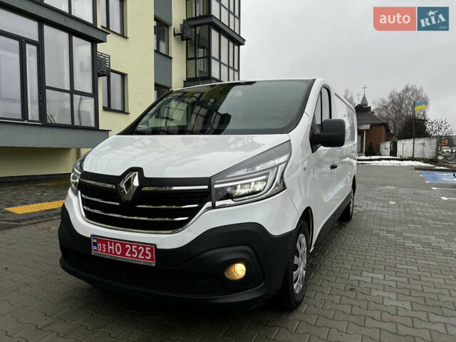 Белый Рено Трафик, объемом двигателя 2 л и пробегом 71 тыс. км за 18600 $, фото 1 на Automoto.ua