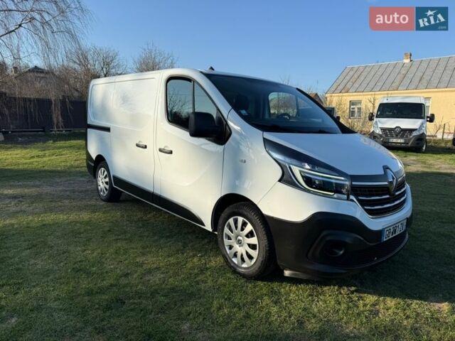 Белый Рено Трафик, объемом двигателя 2 л и пробегом 172 тыс. км за 16900 $, фото 1 на Automoto.ua