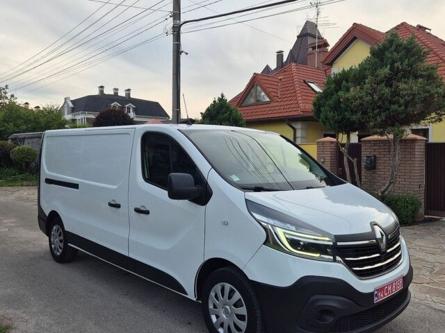 Білий Рено Трафік, об'ємом двигуна 2 л та пробігом 224 тис. км за 18500 $, фото 1 на Automoto.ua