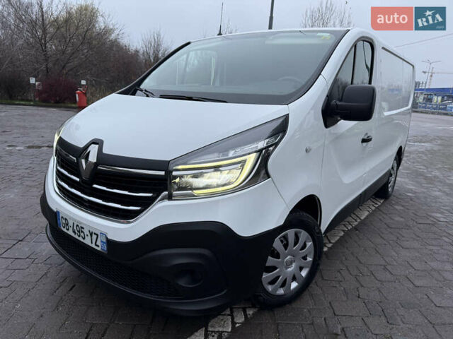 Белый Рено Трафик, объемом двигателя 2 л и пробегом 259 тыс. км за 16400 $, фото 1 на Automoto.ua