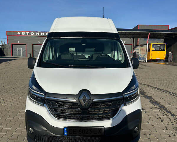 Белый Рено Трафик, объемом двигателя 2 л и пробегом 100 тыс. км за 21300 $, фото 1 на Automoto.ua