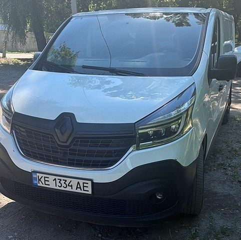 Белый Рено Трафик, объемом двигателя 2 л и пробегом 116 тыс. км за 17000 $, фото 1 на Automoto.ua