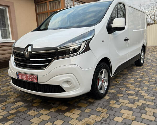 Белый Рено Трафик, объемом двигателя 2 л и пробегом 213 тыс. км за 16900 $, фото 1 на Automoto.ua