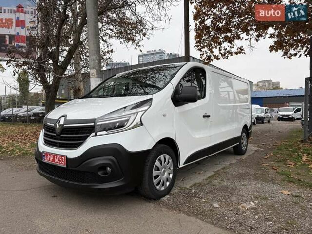 Белый Рено Трафик, объемом двигателя 2 л и пробегом 166 тыс. км за 19700 $, фото 1 на Automoto.ua