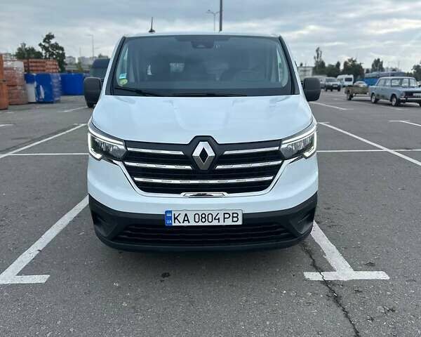 Белый Рено Трафик, объемом двигателя 2 л и пробегом 168 тыс. км за 24200 $, фото 1 на Automoto.ua