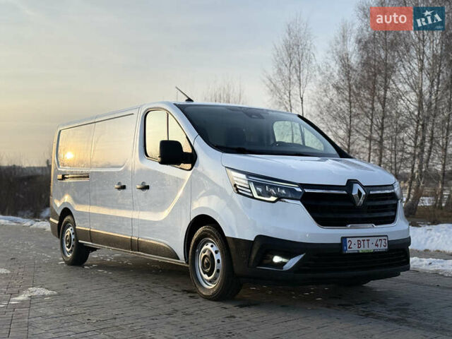 Белый Рено Трафик, объемом двигателя 2 л и пробегом 170 тыс. км за 22300 $, фото 1 на Automoto.ua