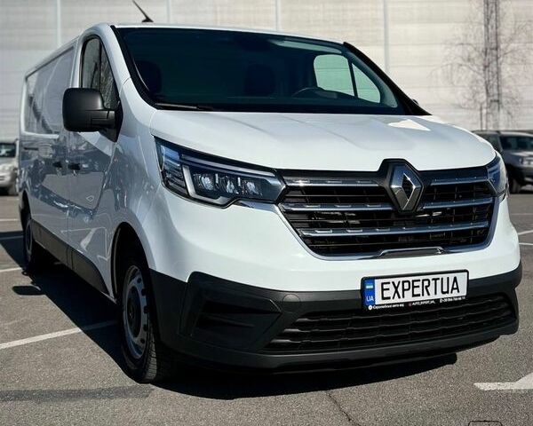 Белый Рено Трафик, объемом двигателя 2 л и пробегом 217 тыс. км за 21500 $, фото 1 на Automoto.ua