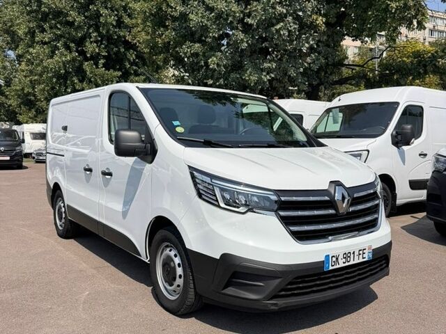 Білий Рено Трафік, об'ємом двигуна 2 л та пробігом 170 тис. км за 23200 $, фото 1 на Automoto.ua