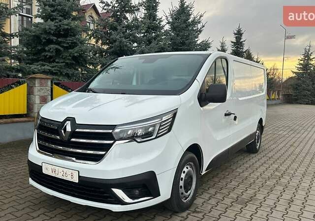 Белый Рено Трафик, объемом двигателя 2 л и пробегом 261 тыс. км за 19800 $, фото 1 на Automoto.ua